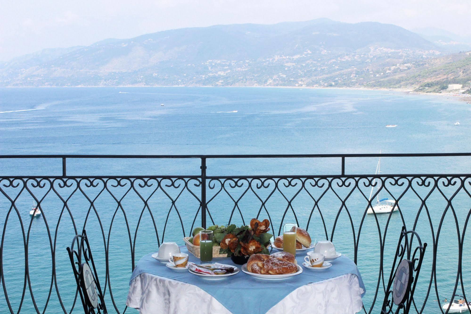 Hotel Palinuro Bagian luar foto